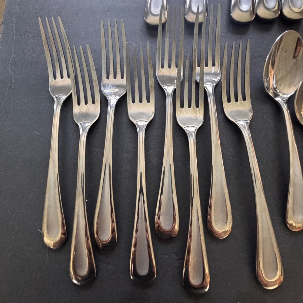 Oneida Stainless Flatware SATIN SAND DUNE 40 Pc Service for 8 Excellent - Picture 2 of 16